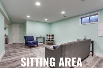 15054 E Dartmouth Ave in Aurora, CO - Foto de edificio - Building Photo