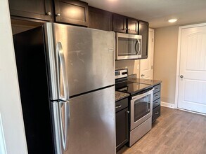 1422 NE Mary Ct in Grain Valley, MO - Building Photo - Building Photo