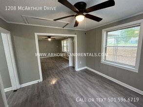 1208 McArthur Dr in Jacksonville, AR - Building Photo - Building Photo