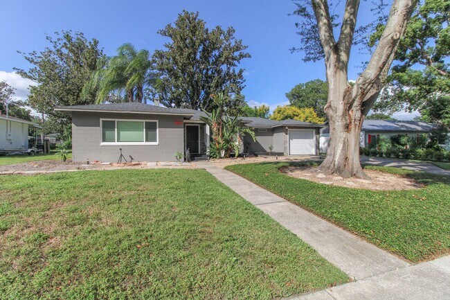 2119 Southland Rd in Mount Dora, FL - Building Photo - Building Photo