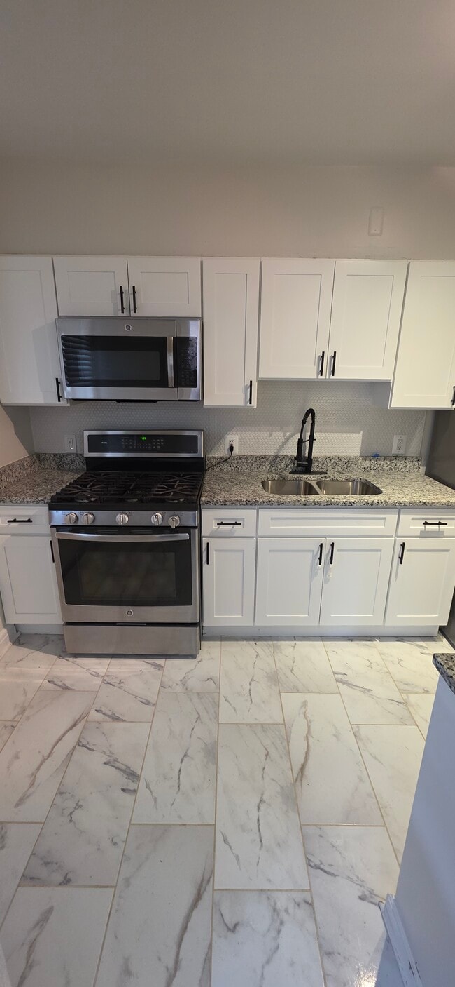 property at 3909 Rosecrest Ave