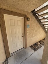 1851 Hillpointe Rd in Henderson, NV - Foto de edificio - Building Photo
