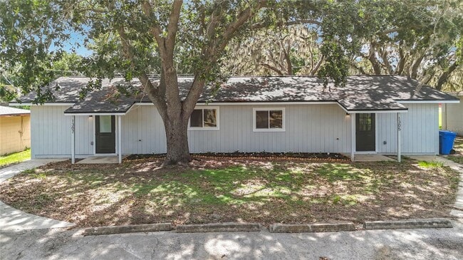 1307 Eagleview Dr, Unit 1306 in Brandon, FL - Foto de edificio - Building Photo