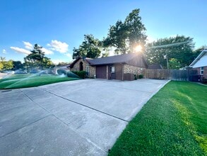 5608 Lubbock Ave in Fort Worth, TX - Building Photo - Building Photo