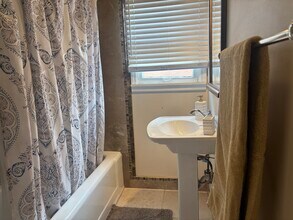 4238 W Slauson Ave, Unit 4238 Slauson in Los Angeles, CA - Foto de edificio - Building Photo