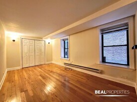 1347 N Dearborn St in Chicago, IL - Building Photo