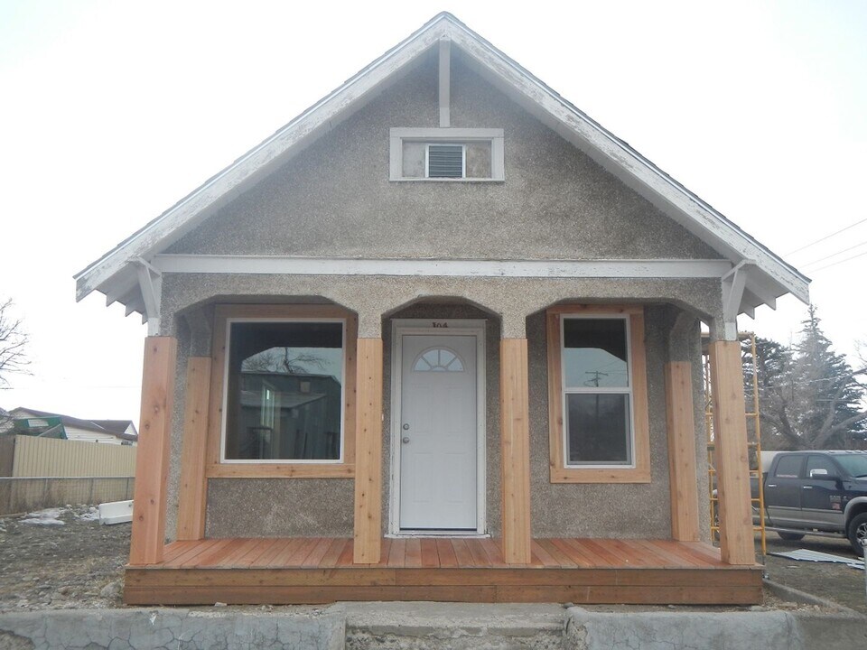 104 N K St in Livingston, MT - Building Photo