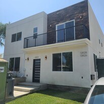 13826 Bessemer St in Van Nuys, CA - Building Photo