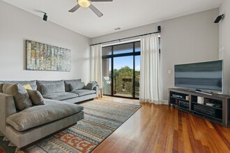 3300 W Irving Park Rd in Chicago, IL - Building Photo - Building Photo