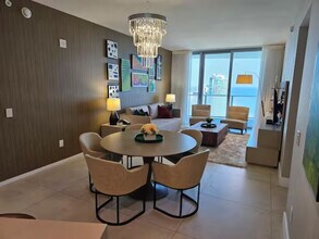 4111 S Ocean Dr in Hollywood, FL - Building Photo - Building Photo