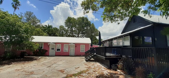 1606 Hough St in Ft. Myers, FL - Building Photo - Primary Photo