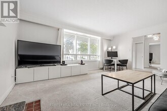 11 Greenbriar Rd in Toronto, ON - Building Photo - Building Photo