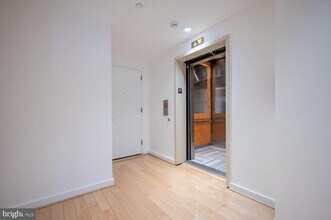 1881 N Nash St in Arlington, VA - Building Photo - Building Photo