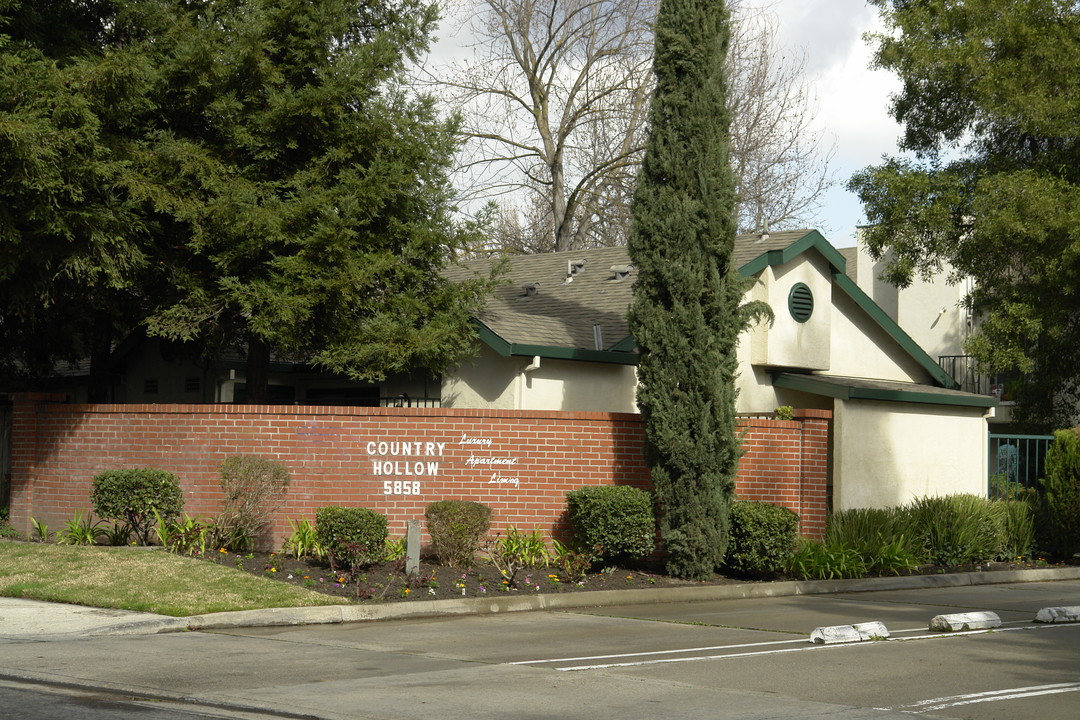 Country Hollow Apartments in Stockton, CA - Foto de edificio