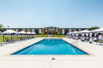 The Flats Off Madison in Clarksville, TN - Building Photo - Building Photo