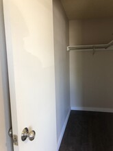 219 E 36th St, Unit C in Tacoma, WA - Foto de edificio - Building Photo