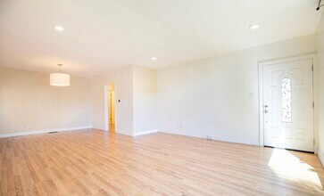8251 W 4th St, Unit 8251 in Los Angeles, CA - Building Photo - Building Photo