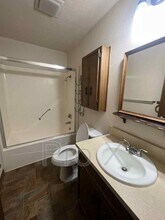 427 W Elk St in Carthage, MO - Building Photo - Building Photo