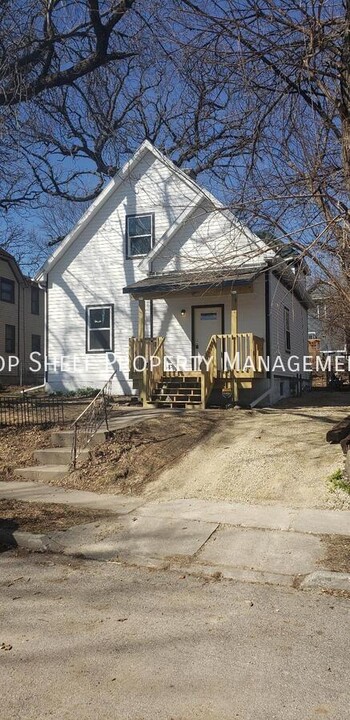 1328 7th St in Des Moines, IA - Building Photo