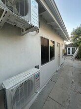 19333 Friar St in Tarzana, CA - Foto de edificio - Building Photo