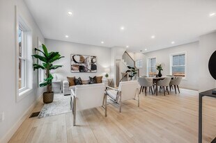 11 Tufts St, Unit 1 in Cambridge, MA - Building Photo