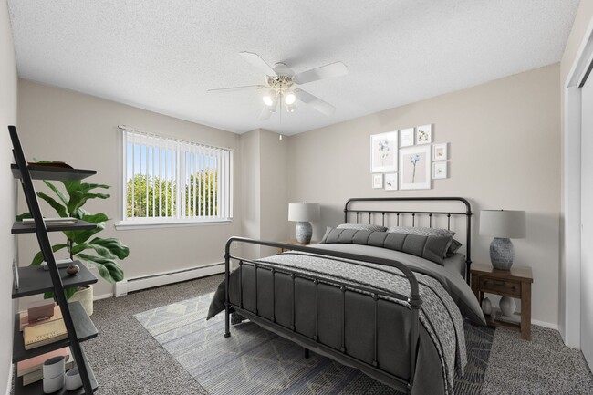 Grand Ridge in Cedar Rapids, IA - Building Photo - Building Photo