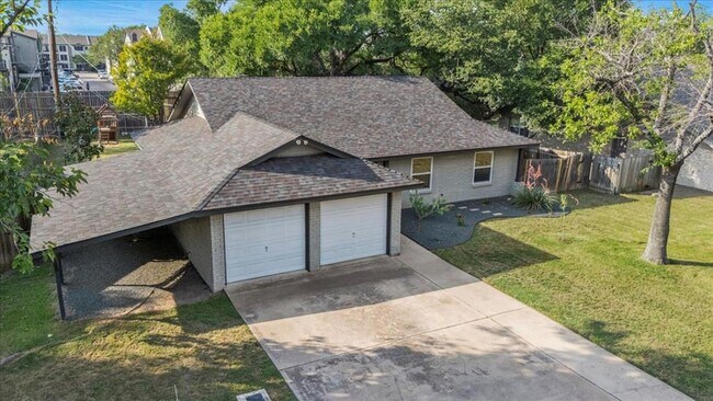 9608 Newberry Dr in Austin, TX - Building Photo - Building Photo