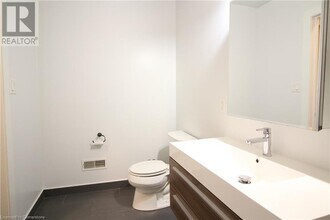 157 St Paul St in St Catharines, ON - Building Photo - Building Photo