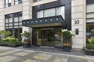 10 Delisle Ave in Toronto, ON - Building Photo - Building Photo