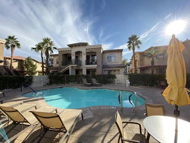 property at 50680 Santa Rosa Plz