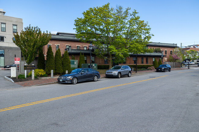 30 Maplewood in Portsmouth, NH - Foto de edificio - Building Photo