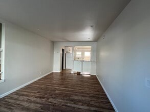 2411 Harriman Ln, Unit A in Redondo Beach, CA - Building Photo - Building Photo