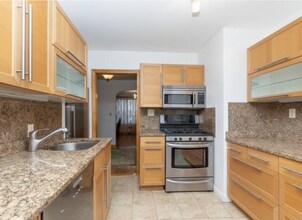 60 Sutherland Rd, Unit 4 in Boston, MA - Foto de edificio - Building Photo