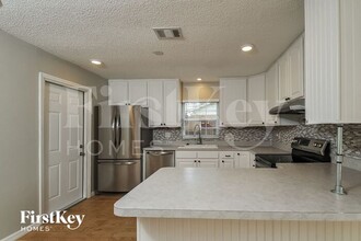 6229 Florida Cir N in Apollo Beach, FL - Building Photo - Building Photo