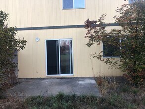 226 S 59th St in Springfield, OR - Building Photo - Building Photo