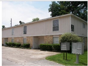 The Willow Apartments in Humble, TX - Foto de edificio - Building Photo