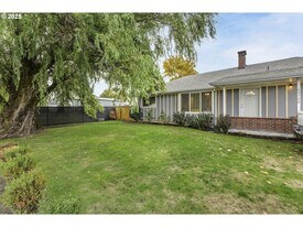 40748 NW Verboort Rd in Forest Grove, OR - Building Photo