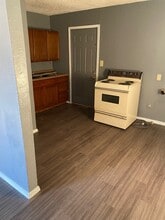 4320 SE 43rd St in Del City, OK - Building Photo - Building Photo