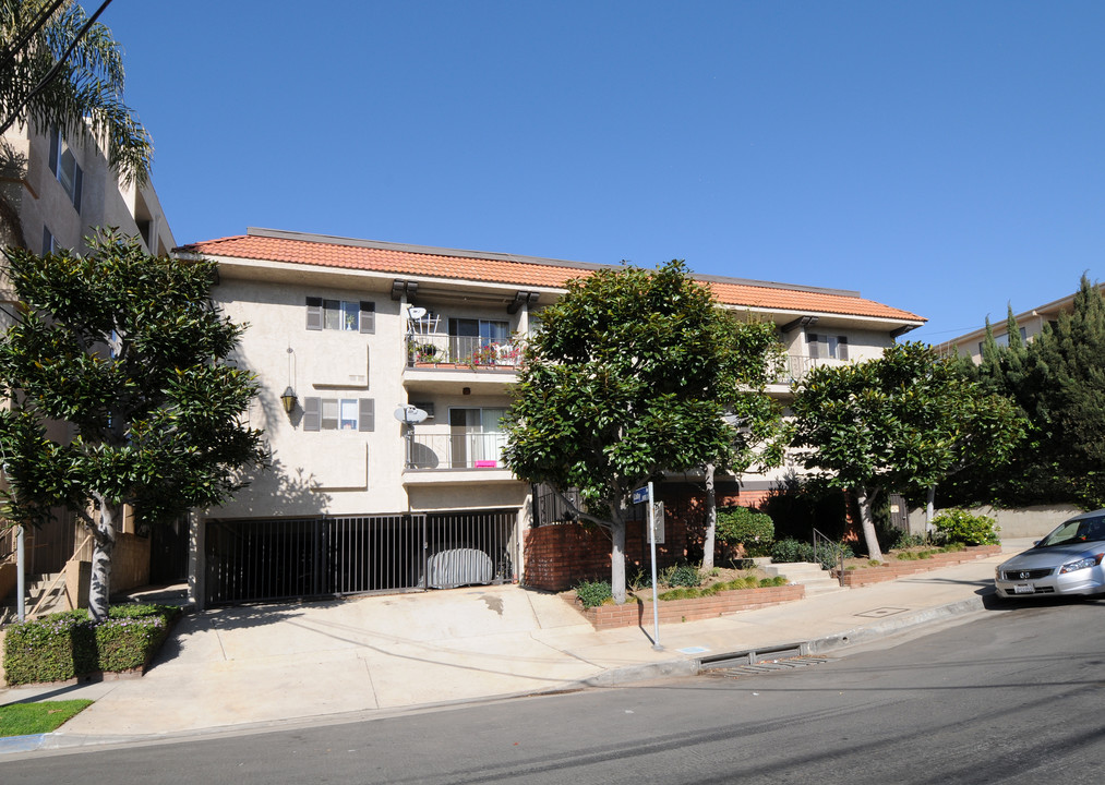 11525 Rochester Ave in Los Angeles, CA - Building Photo