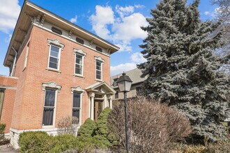 550 E Town St in Columbus, OH - Building Photo - Building Photo