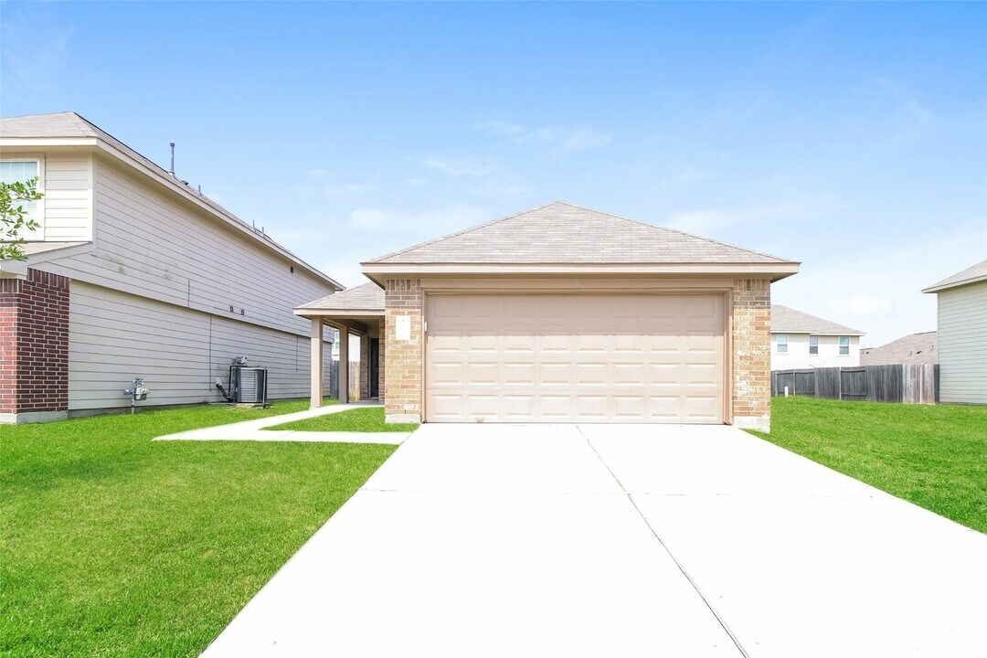 13206 Withee Path Ln in Houston, TX - Building Photo