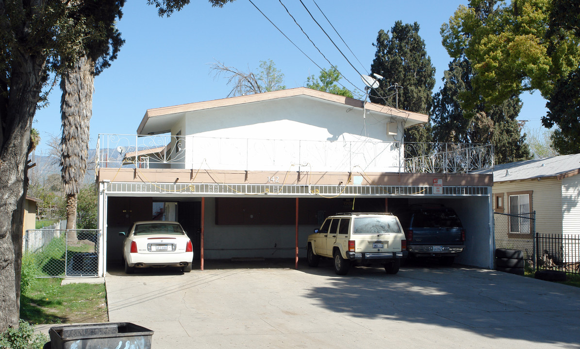 142 E 11TH St in San Bernardino, CA - Building Photo