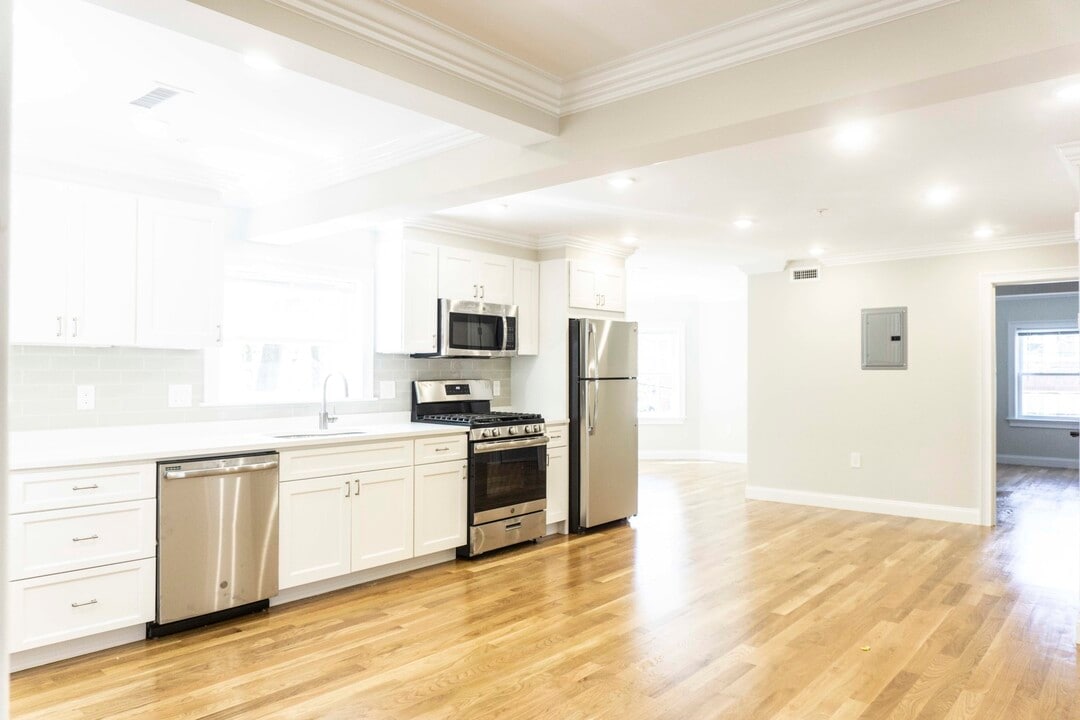 62 Gordon St, Unit 2 in Boston, MA - Building Photo