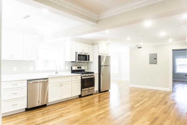 62 Gordon St, Unit 2