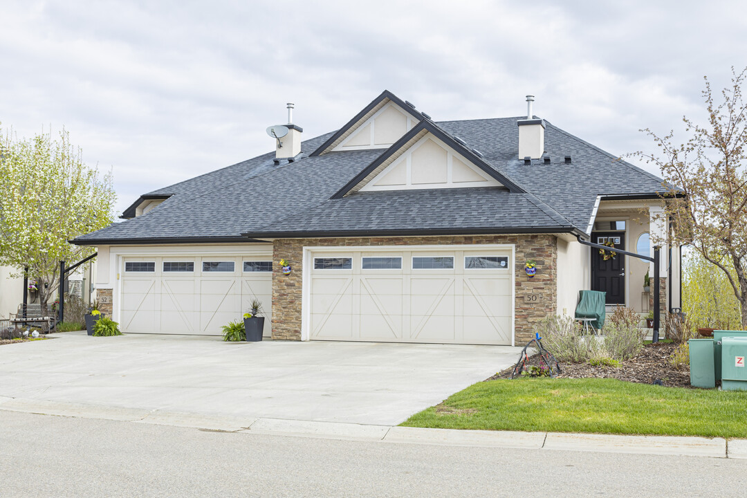 The Villas Of Cimarron Estates in Okotoks, AB - Building Photo