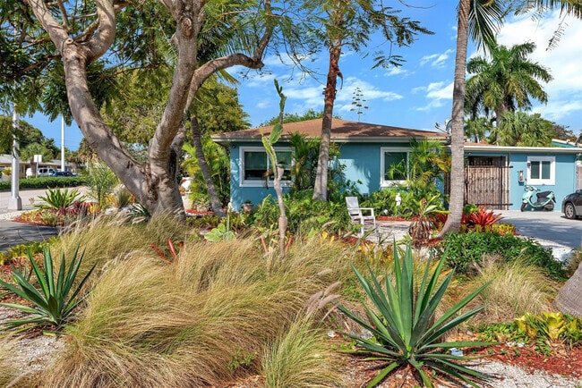 2109 NE 26th St in Wilton Manors, FL - Building Photo - Building Photo