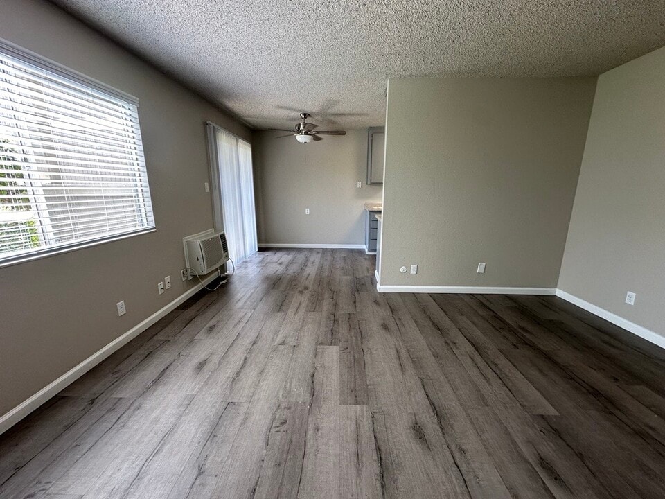 Garden Villa in Clovis, CA - Building Photo