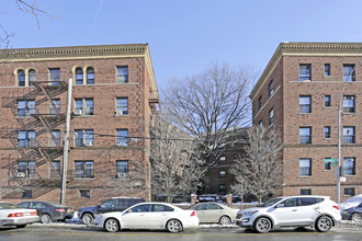 4169 Parsons Blvd in Flushing, NY - Foto de edificio - Building Photo