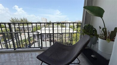 7601 Byron Ave in Miami, FL - Building Photo - Building Photo