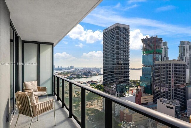 159 NE 6th St, Unit 2608 in Miami, FL - Building Photo - Building Photo